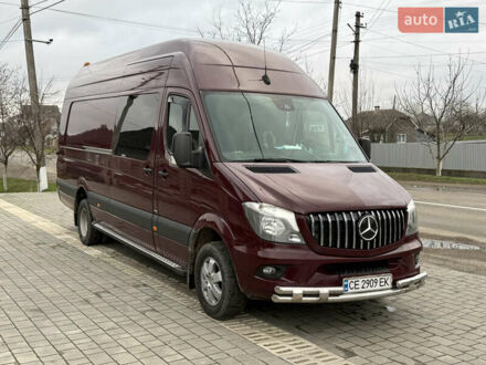 Красный Мерседес Sprinter, объемом двигателя 2.99 л и пробегом 350 тыс. км за 45000 $, фото 1 на Automoto.ua