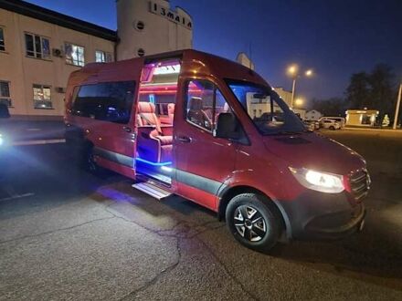 Мерседес Sprinter 2021 у Києві на Automoto.ua Червоний Мерседес Sprinter, об'ємом двигуна 2.99 л та пробігом 320 тис. км за 81000 $, фото 1 на Automoto.ua