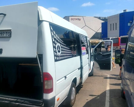 Мерседес Sprinter, объемом двигателя 2.2 л и пробегом 375 тыс. км за 10500 $, фото 3 на Automoto.ua