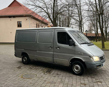 Мерседес Sprinter, объемом двигателя 2.2 л и пробегом 400 тыс. км за 3750 $, фото 2 на Automoto.ua