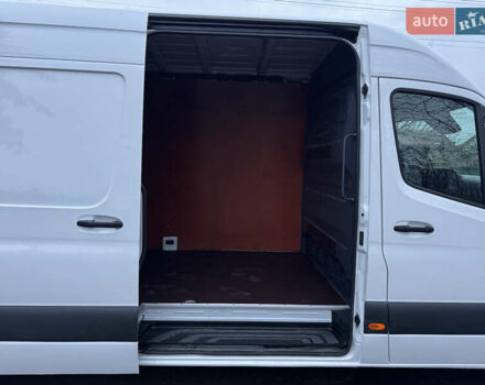 Мерседес Sprinter, объемом двигателя 2.2 л и пробегом 246 тыс. км за 24700 $, фото 12 на Automoto.ua