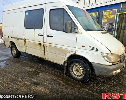 Мерседес Sprinter, объемом двигателя 2.2 л и пробегом 700 тыс. км за 3200 $, фото 2 на Automoto.ua