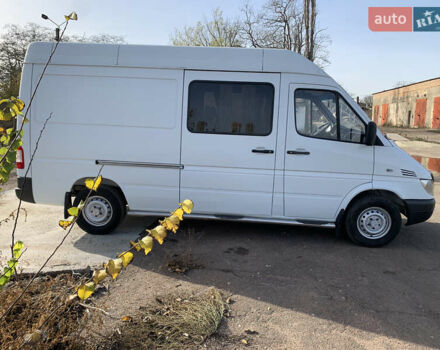 Мерседес Sprinter, объемом двигателя 2.7 л и пробегом 526 тыс. км за 8900 $, фото 4 на Automoto.ua