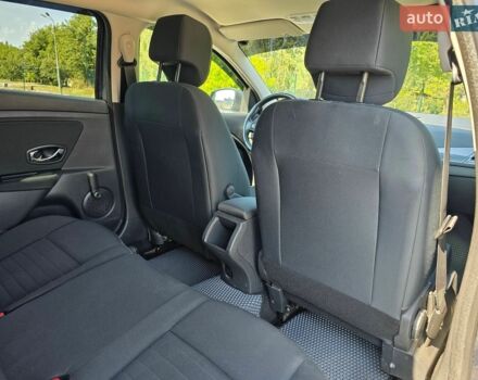 Мерседес Sprinter, объемом двигателя 2.2 л и пробегом 200 тыс. км за 27900 $, фото 4 на Automoto.ua