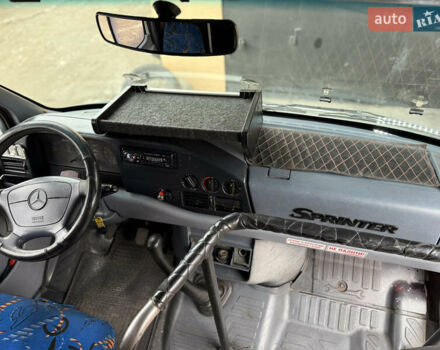 Мерседес Sprinter, объемом двигателя 0 л и пробегом 300 тыс. км за 8500 $, фото 4 на Automoto.ua