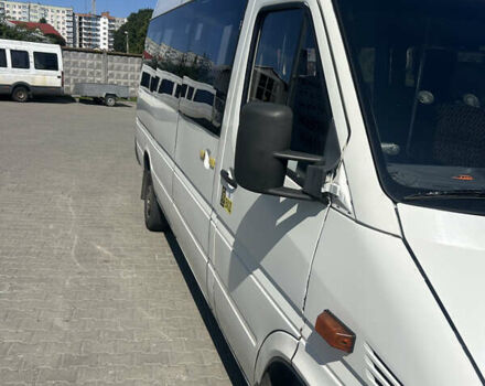 Мерседес Sprinter, об'ємом двигуна 2.2 л та пробігом 300 тис. км за 9900 $, фото 5 на Automoto.ua