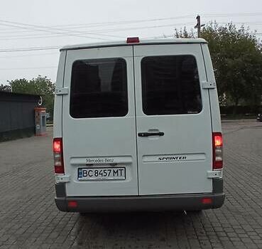 Мерседес Sprinter, объемом двигателя 2.2 л и пробегом 310 тыс. км за 8400 $, фото 4 на Automoto.ua