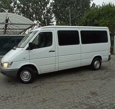 Мерседес Sprinter, объемом двигателя 2.2 л и пробегом 310 тыс. км за 8400 $, фото 1 на Automoto.ua