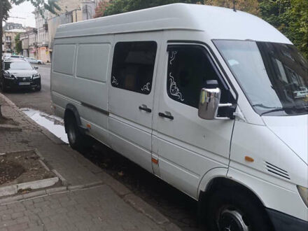 Мерседес Sprinter, объемом двигателя 2.1 л и пробегом 500 тыс. км за 9000 $, фото 1 на Automoto.ua