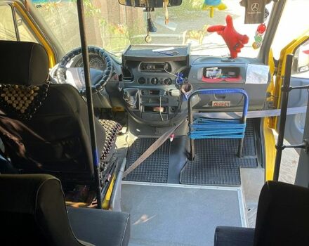 Желтый Мерседес Sprinter, объемом двигателя 2.2 л и пробегом 500 тыс. км за 6500 $, фото 4 на Automoto.ua