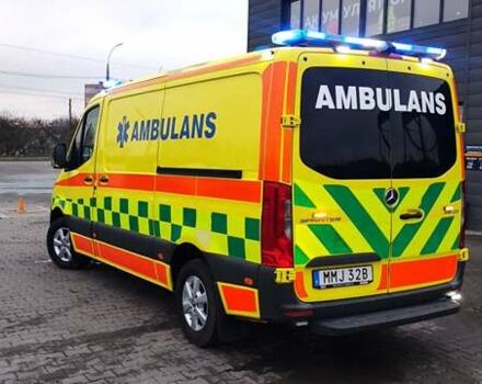 Желтый Мерседес Sprinter, объемом двигателя 3 л и пробегом 156 тыс. км за 33500 $, фото 3 на Automoto.ua