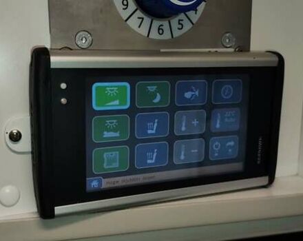 Желтый Мерседес Sprinter, объемом двигателя 3 л и пробегом 156 тыс. км за 33500 $, фото 9 на Automoto.ua