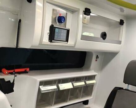 Желтый Мерседес Sprinter, объемом двигателя 3 л и пробегом 156 тыс. км за 33500 $, фото 12 на Automoto.ua