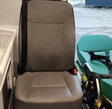 Желтый Мерседес Sprinter, объемом двигателя 3 л и пробегом 156 тыс. км за 33500 $, фото 8 на Automoto.ua