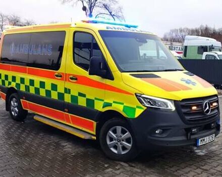 Желтый Мерседес Sprinter, объемом двигателя 3 л и пробегом 156 тыс. км за 33500 $, фото 1 на Automoto.ua