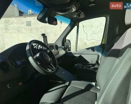 Желтый Мерседес Sprinter, объемом двигателя 0 л и пробегом 156 тыс. км за 33500 $, фото 7 на Automoto.ua