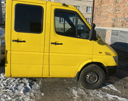 Желтый Мерседес Sprinter, объемом двигателя 2.69 л и пробегом 591 тыс. км за 12500 $, фото 12 на Automoto.ua