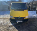 Желтый Мерседес Sprinter, объемом двигателя 2.69 л и пробегом 591 тыс. км за 12500 $, фото 1 на Automoto.ua