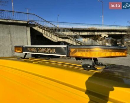 Жовтий Мерседес Sprinter, об'ємом двигуна 2.99 л та пробігом 432 тис. км за 16800 $, фото 14 на Automoto.ua