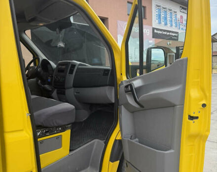 Желтый Мерседес Sprinter, объемом двигателя 3 л и пробегом 326 тыс. км за 25500 $, фото 8 на Automoto.ua