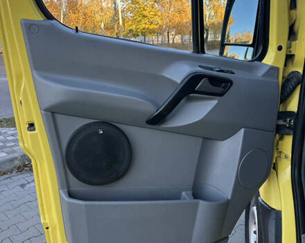Мерседес Sprinter 2013 в Белой Церкве на Automoto.ua Желтый Мерседес Sprinter, объемом двигателя 2.2 л и пробегом 329 тыс. км за 17500 $, фото 13 на Automoto.ua