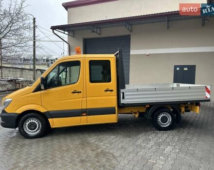 Желтый Мерседес Sprinter, объемом двигателя 2.2 л и пробегом 264 тыс. км за 16500 $, фото 4 на Automoto.ua
