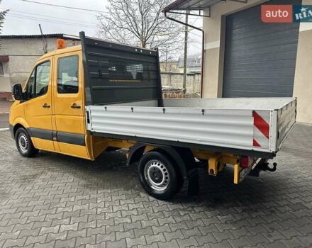 Желтый Мерседес Sprinter, объемом двигателя 2.2 л и пробегом 264 тыс. км за 16500 $, фото 6 на Automoto.ua