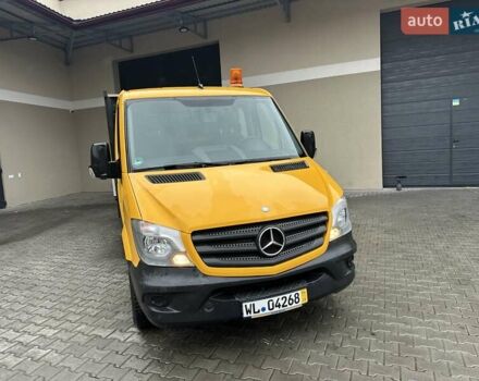 Желтый Мерседес Sprinter, объемом двигателя 2.2 л и пробегом 264 тыс. км за 16500 $, фото 2 на Automoto.ua
