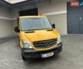 Желтый Мерседес Sprinter, объемом двигателя 2.2 л и пробегом 264 тыс. км за 16500 $, фото 2 на Automoto.ua