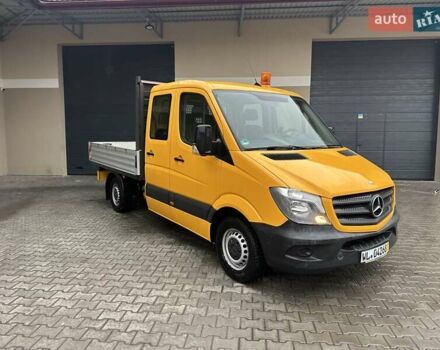 Желтый Мерседес Sprinter, объемом двигателя 2.2 л и пробегом 264 тыс. км за 16500 $, фото 9 на Automoto.ua