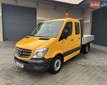 Желтый Мерседес Sprinter, объемом двигателя 2.2 л и пробегом 264 тыс. км за 16500 $, фото 1 на Automoto.ua