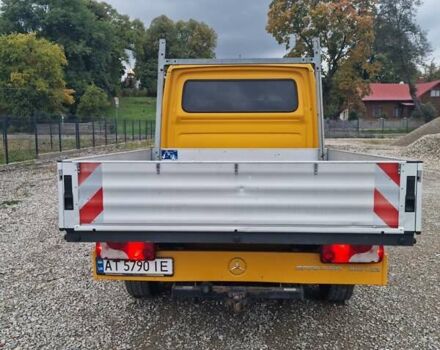 Желтый Мерседес Sprinter, объемом двигателя 2.1 л и пробегом 285 тыс. км за 20300 $, фото 4 на Automoto.ua