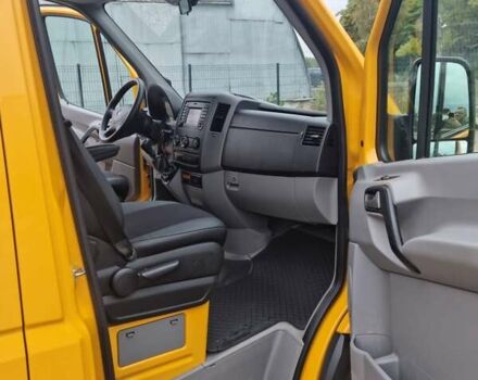 Желтый Мерседес Sprinter, объемом двигателя 2.1 л и пробегом 285 тыс. км за 20300 $, фото 17 на Automoto.ua