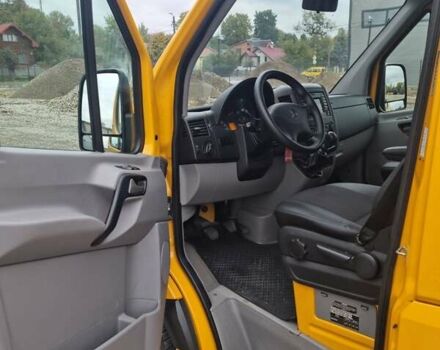 Желтый Мерседес Sprinter, объемом двигателя 2.1 л и пробегом 285 тыс. км за 20300 $, фото 14 на Automoto.ua