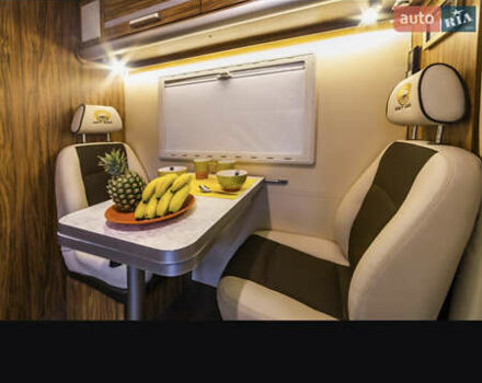 Желтый Мерседес Sprinter, объемом двигателя 2.15 л и пробегом 160 тыс. км за 35000 $, фото 6 на Automoto.ua