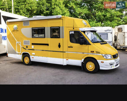 Желтый Мерседес Sprinter, объемом двигателя 2.15 л и пробегом 160 тыс. км за 35000 $, фото 2 на Automoto.ua