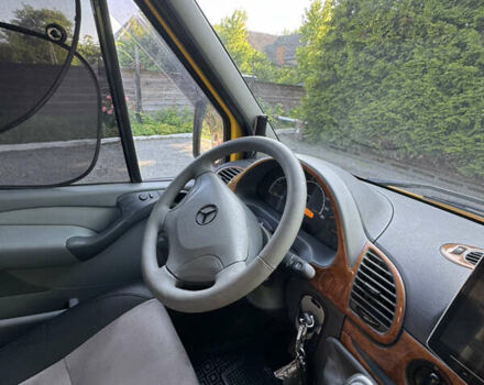 Желтый Мерседес Sprinter, объемом двигателя 2.3 л и пробегом 158 тыс. км за 42000 $, фото 47 на Automoto.ua