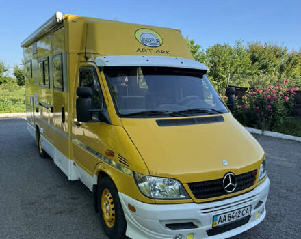 Желтый Мерседес Sprinter, объемом двигателя 2.3 л и пробегом 158 тыс. км за 42000 $, фото 1 на Automoto.ua