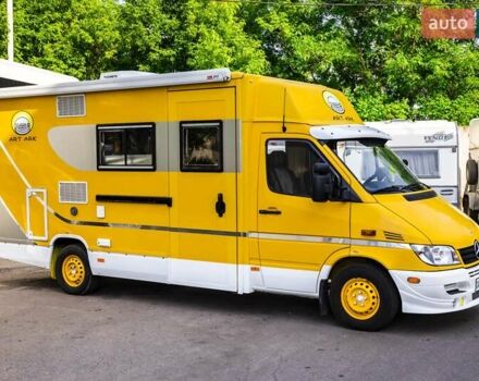 Желтый Мерседес Sprinter, объемом двигателя 2.2 л и пробегом 164 тыс. км за 35000 $, фото 2 на Automoto.ua