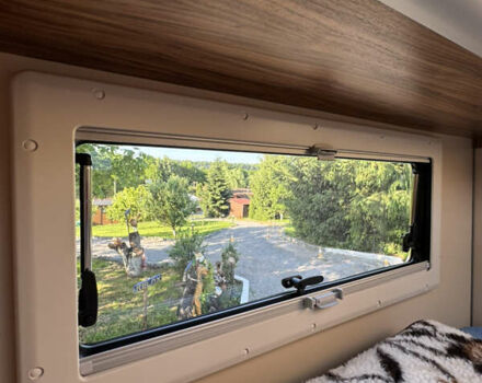 Желтый Мерседес Sprinter, объемом двигателя 2.3 л и пробегом 158 тыс. км за 42000 $, фото 38 на Automoto.ua
