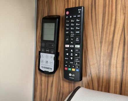 Желтый Мерседес Sprinter, объемом двигателя 2.3 л и пробегом 158 тыс. км за 42000 $, фото 81 на Automoto.ua