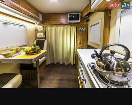 Желтый Мерседес Sprinter, объемом двигателя 2.15 л и пробегом 160 тыс. км за 35000 $, фото 9 на Automoto.ua