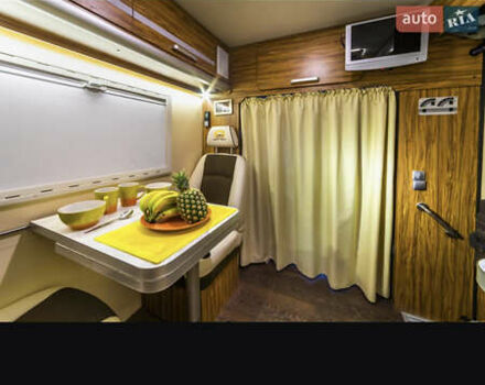Желтый Мерседес Sprinter, объемом двигателя 2.15 л и пробегом 160 тыс. км за 35000 $, фото 8 на Automoto.ua