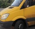 Желтый Мерседес Sprinter, объемом двигателя 2.1 л и пробегом 400 тыс. км за 9682 $, фото 1 на Automoto.ua
