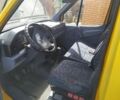 Желтый Мерседес Sprinter, объемом двигателя 2.9 л и пробегом 400 тыс. км за 4600 $, фото 1 на Automoto.ua