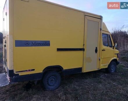 Жовтий Мерседес Sprinter, об'ємом двигуна 0 л та пробігом 720 тис. км за 2300 $, фото 3 на Automoto.ua