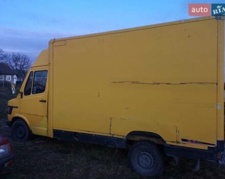 Жовтий Мерседес Sprinter, об'ємом двигуна 0 л та пробігом 720 тис. км за 2300 $, фото 6 на Automoto.ua