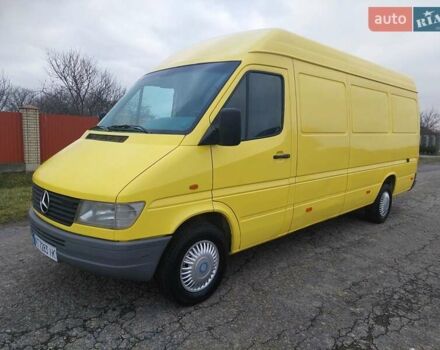 Желтый Мерседес Sprinter, объемом двигателя 2.87 л и пробегом 560 тыс. км за 8999 $, фото 9 на Automoto.ua
