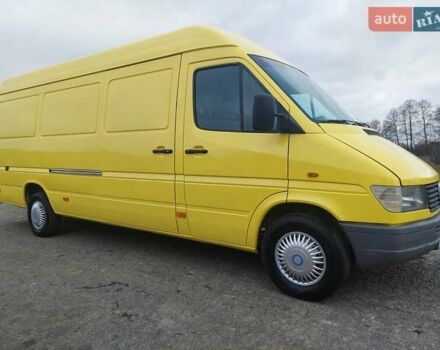 Желтый Мерседес Sprinter, объемом двигателя 2.87 л и пробегом 560 тыс. км за 8999 $, фото 4 на Automoto.ua