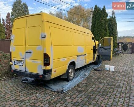 Желтый Мерседес Sprinter, объемом двигателя 2.15 л и пробегом 800 тыс. км за 5700 $, фото 3 на Automoto.ua